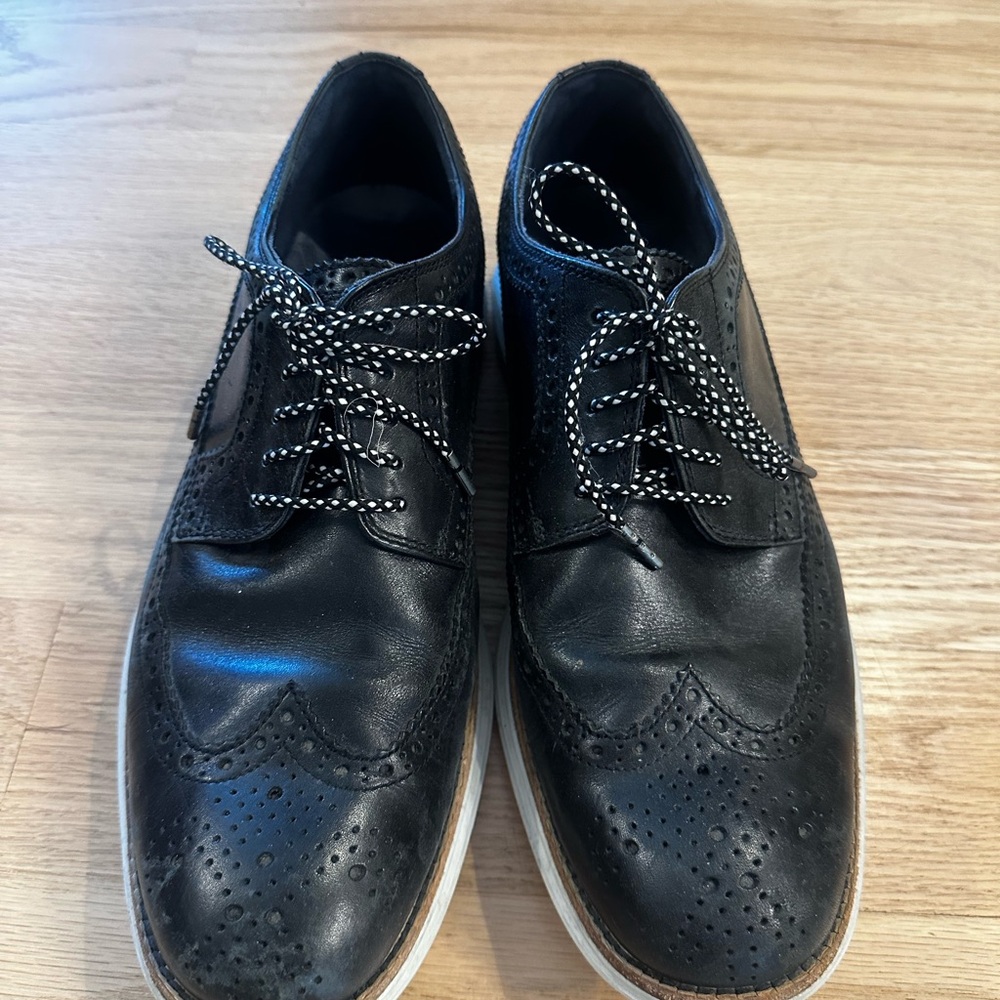 Cole Haan Black Leather wingtip oxford shoes
